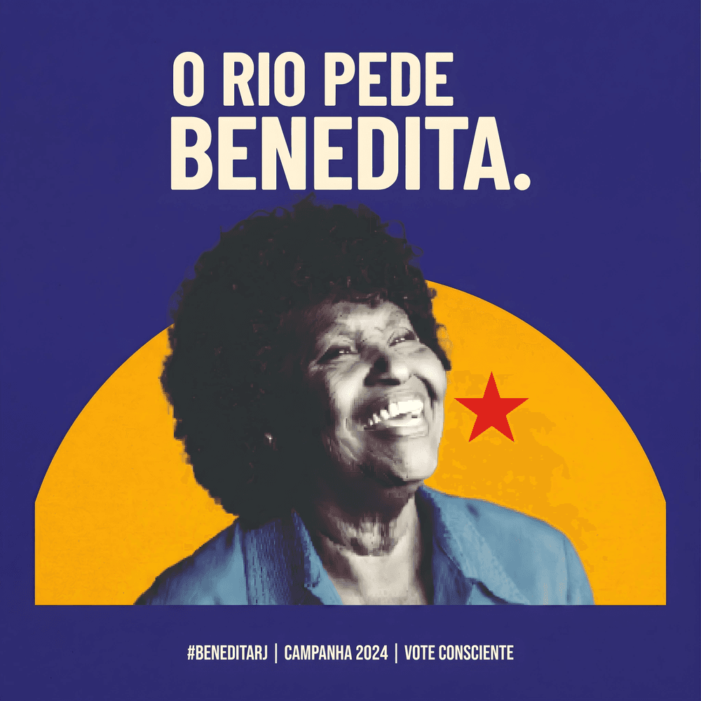 O boton redondo de 56 mm: fundo azul, sol amarelo, estrela vermelha e a Bené rindo em meio-tom. Vem em vetor, em raster para post e em duas chapas A4 prontas para imprimir e recortar.